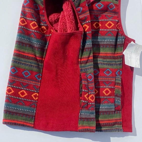 SOLD Jane Ashley Cozy Fleece Vest - Picture 5 of 7